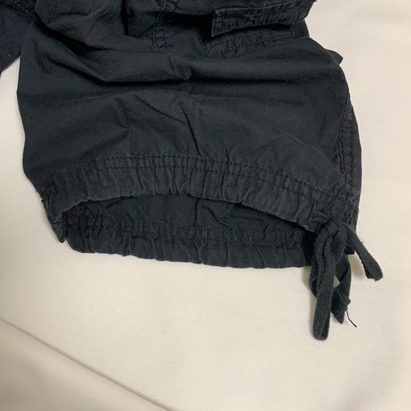 Black Cargo Bermuda shorts by Croft & Barrow. Natural fit. - Picture 6 of 7